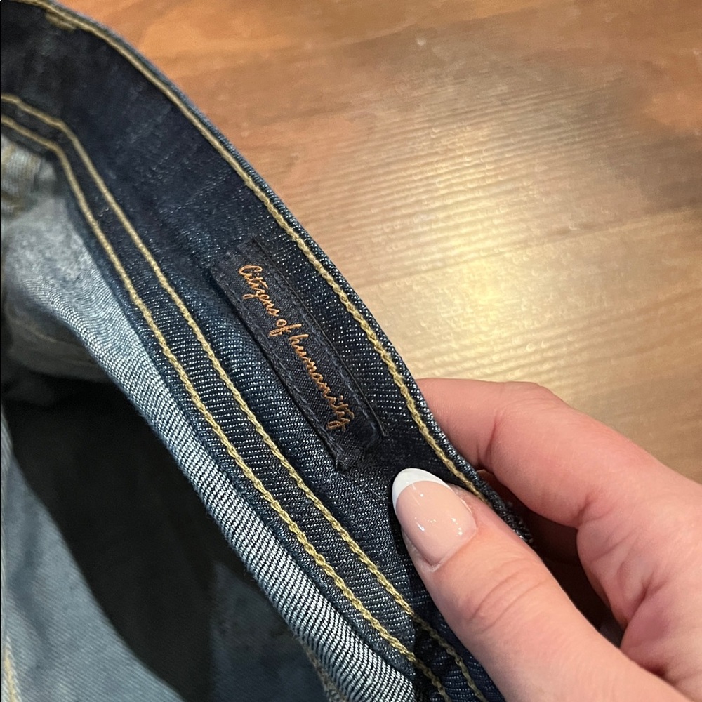 Women's Distressed Blue Jeans - Picture 3 of 4